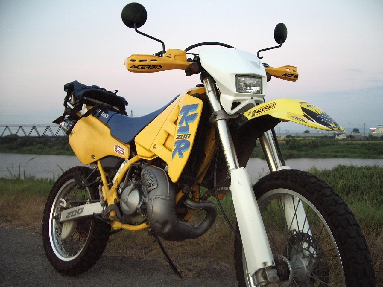 Suzuki ts 200r