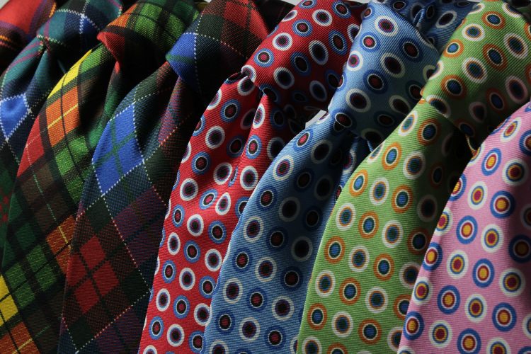 ネクタイ 関係 ファッション 衣料品 カラフルなネクタイ クローズアップ