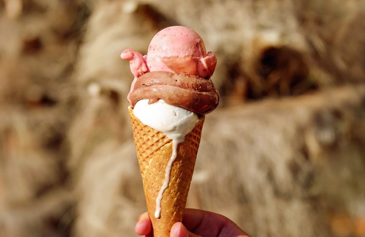 アイスクリーム アイスクリームの味 色とりどり ワッフル アイス クリーム うまい メルト