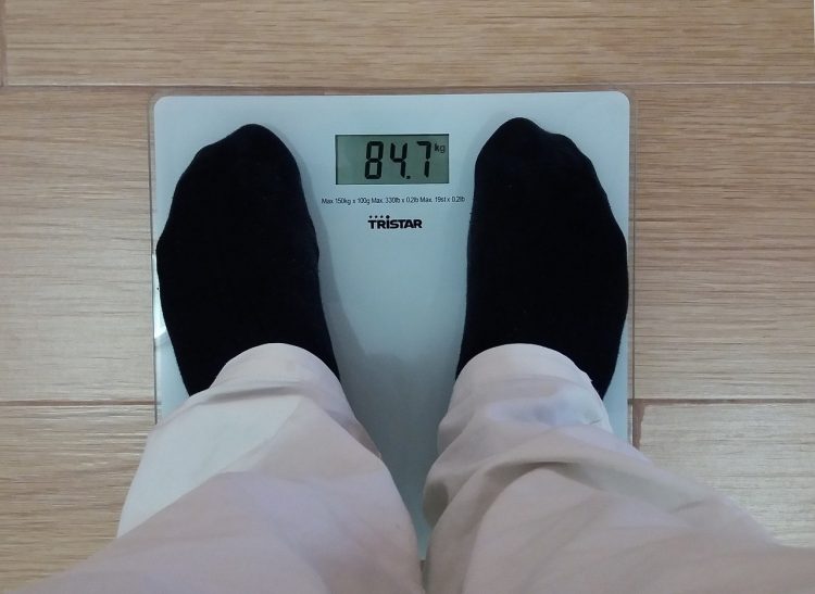 規模 重さ 体重計 ダイエット 健康 計測 栄養 体 質量 キログラム 減量 太い