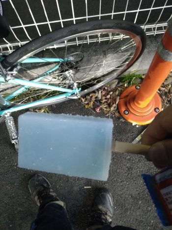 自転車ですけど、アイス買いました　バイクで好きなアイスを買いに行くスレ